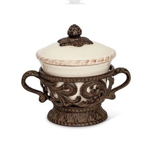 BRAND NEW- One Gracious Goods GG Collection Acanthus Leaf Covered So…